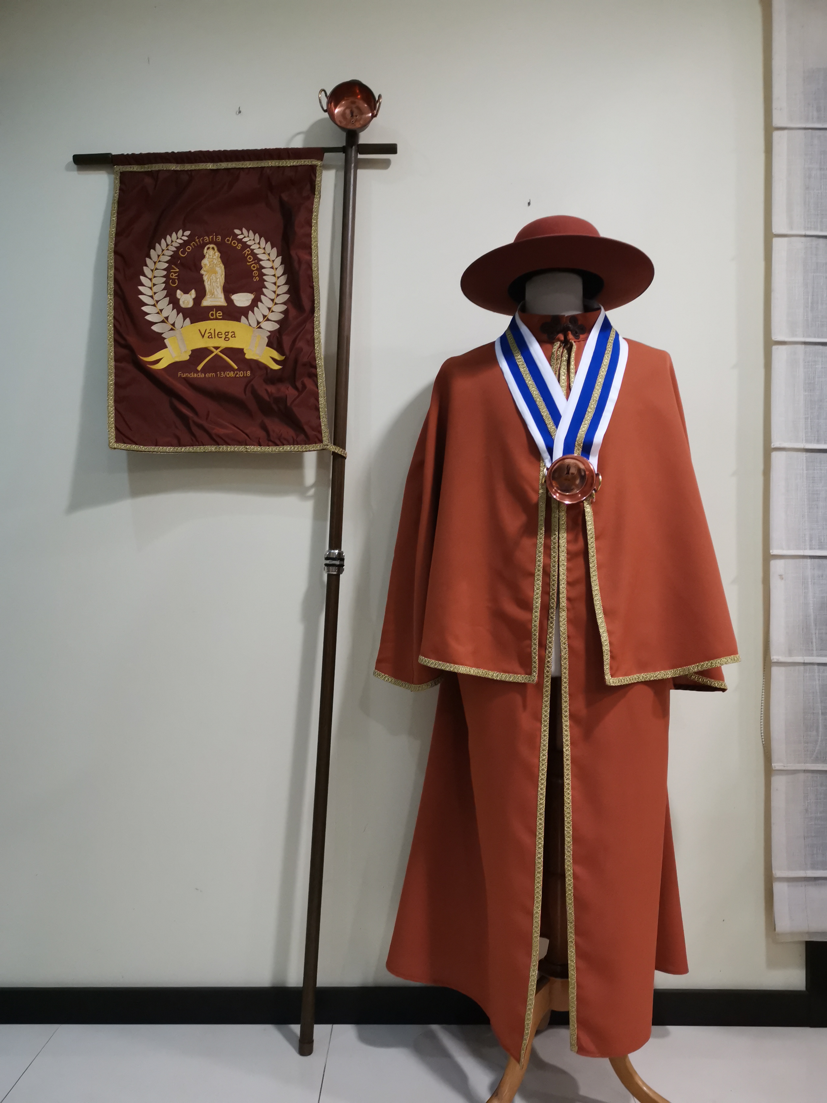 Traje da Confraria dos Rojões de Válega